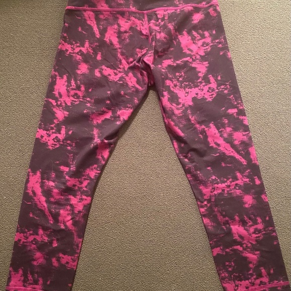 lululemon athletica Pants - Lululemon cropped tights